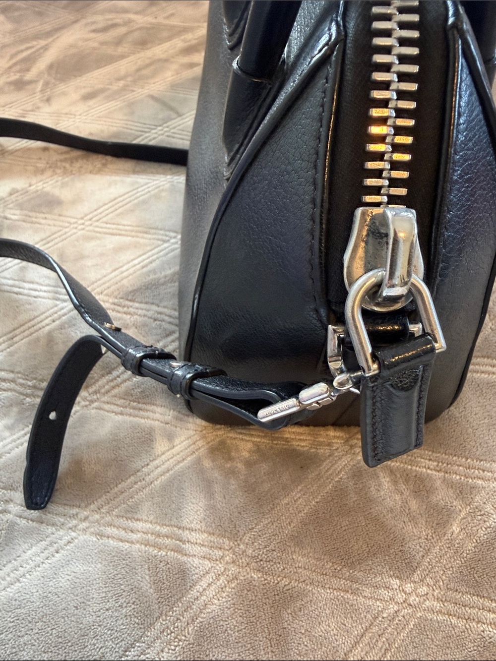Givenchy mini anyigona Black Leather Handbag - Picture 6 of 6